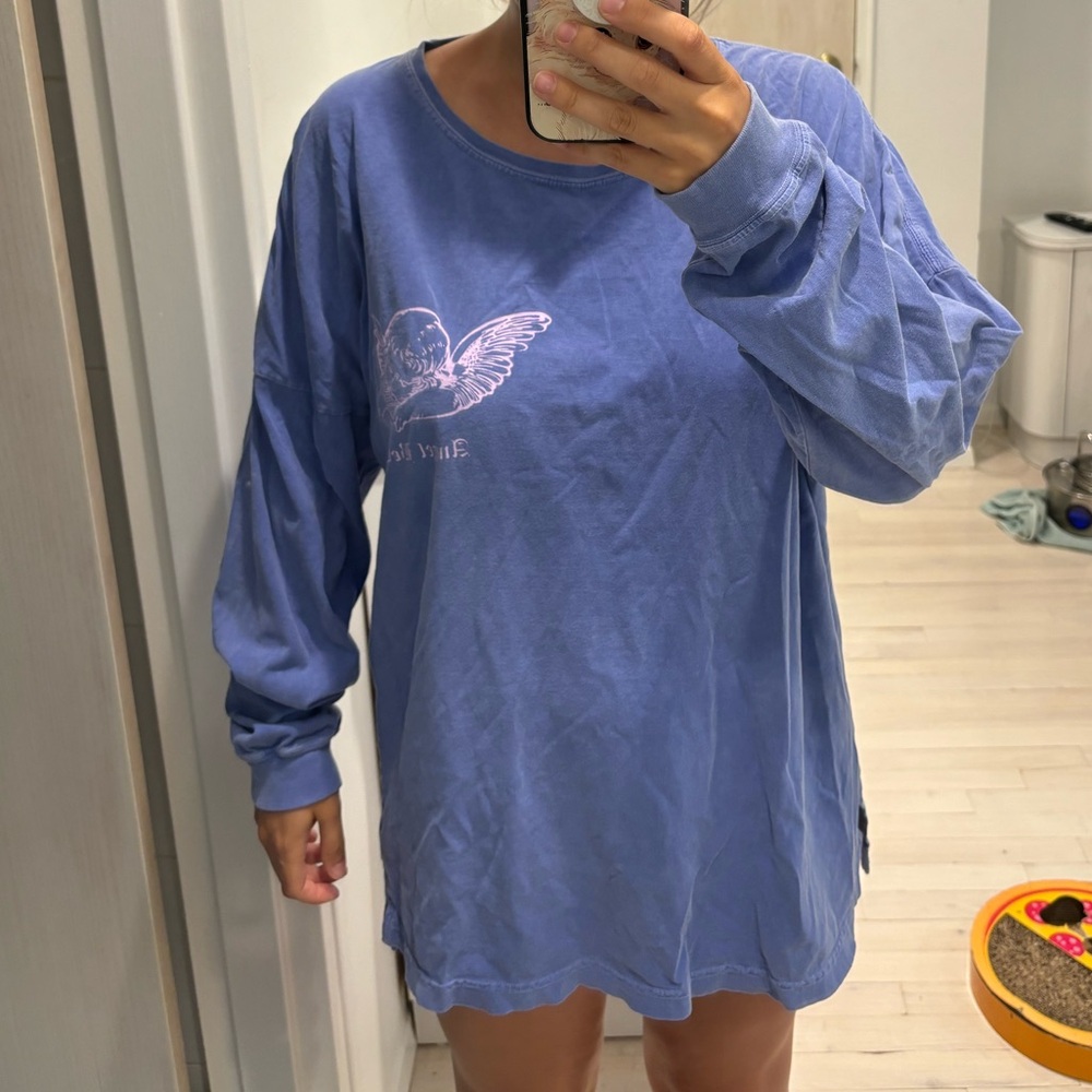Loose fitting Angel Bebe long sleeved shirt